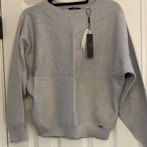 Brand New with tags Tahari Light Gray Women’s Sweater